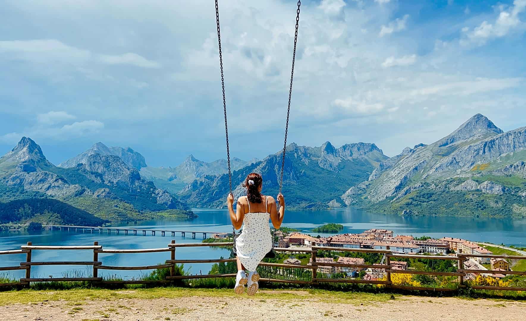 Photo by <a href="https://unsplash.com/@pzlvrs?utm_source=unsplash&utm_medium=referral&utm_content=creditCopyText">Wsn JAN</a> on <a href="https://unsplash.com/photos/woman-swings-with-a-scenic-mountain-and-lake-view-xhRWkp0QdRQ?utm_source=unsplash&utm_medium=referral&utm_content=creditCopyText">Unsplash</a>